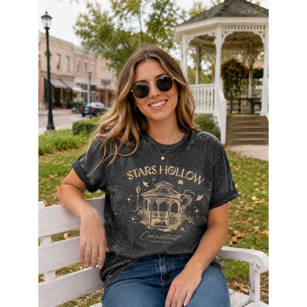 Stars Hollow Connecticut Tee Very Soft Small New Preppy Classic Gilmore Girls
